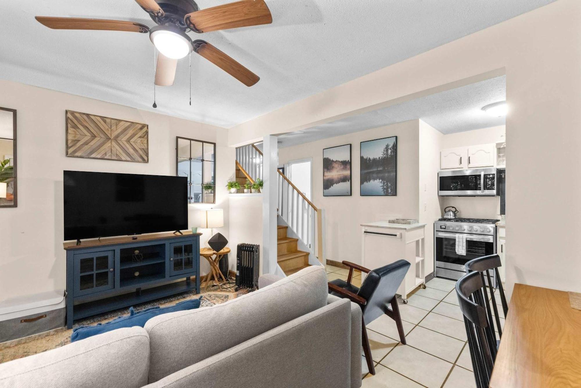 Modern Mountain Cottage W Hot Tub, Fire Pit, Wifi Inwood エクステリア 写真